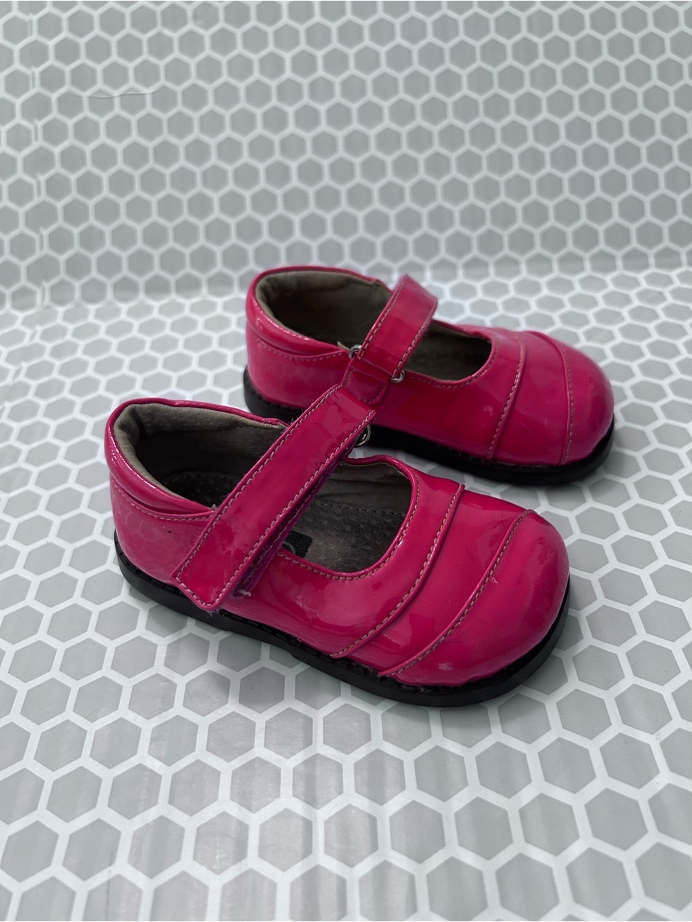 Girls Rosy Pink Patent Velcro Straps Dress Shoes. Size 5